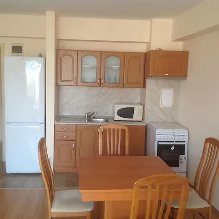 Aparthotel Kamelia Garden - Official Rental Apartment 2*